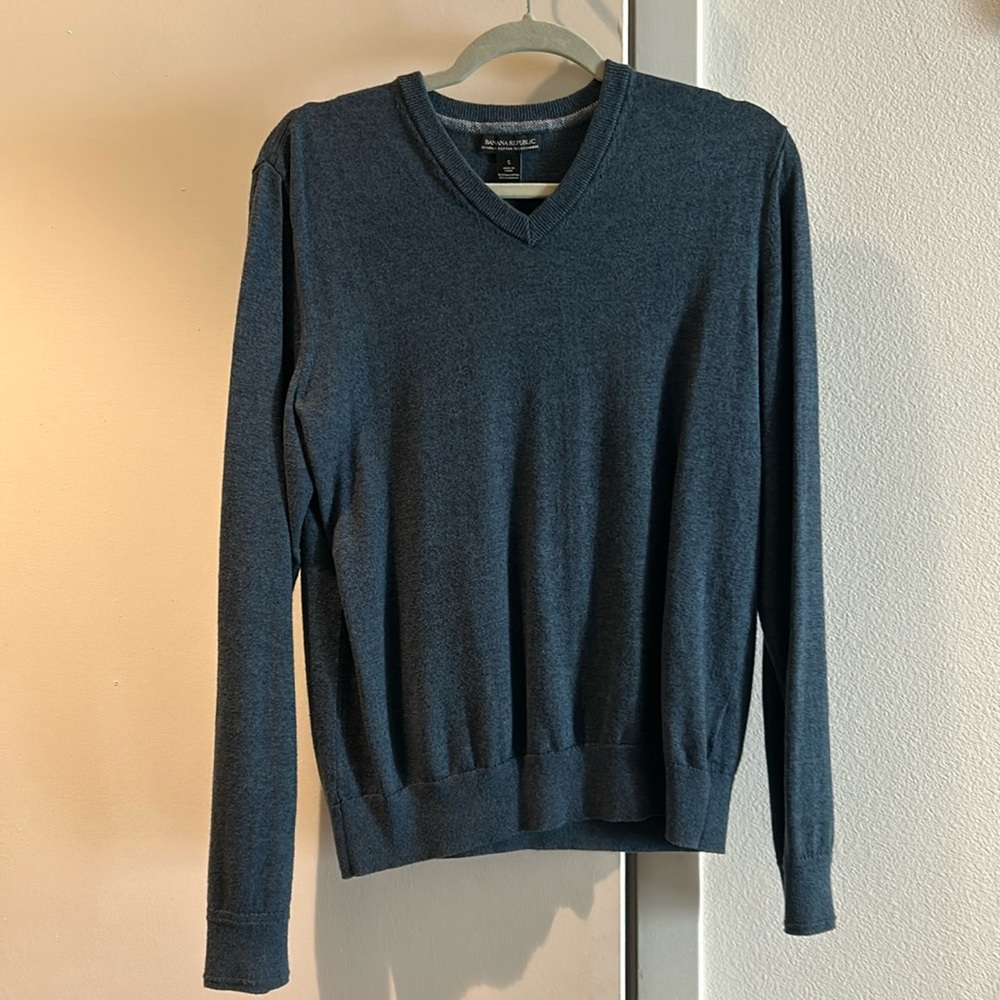 Banana Republic V Neck Sweaters